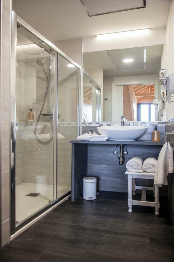 The Rock Suites & Spa Congosto Eksteriør billede
